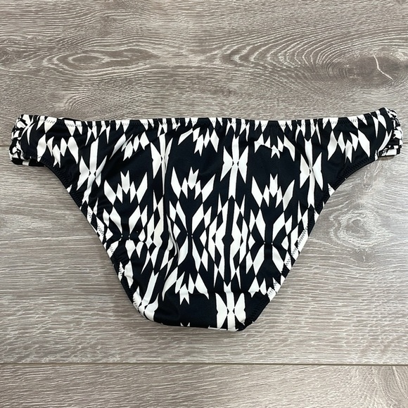 Victoria’s Secret Bikini The Knockout High Tie Halter Top Black Refracted Geo - Picture 3 of 16